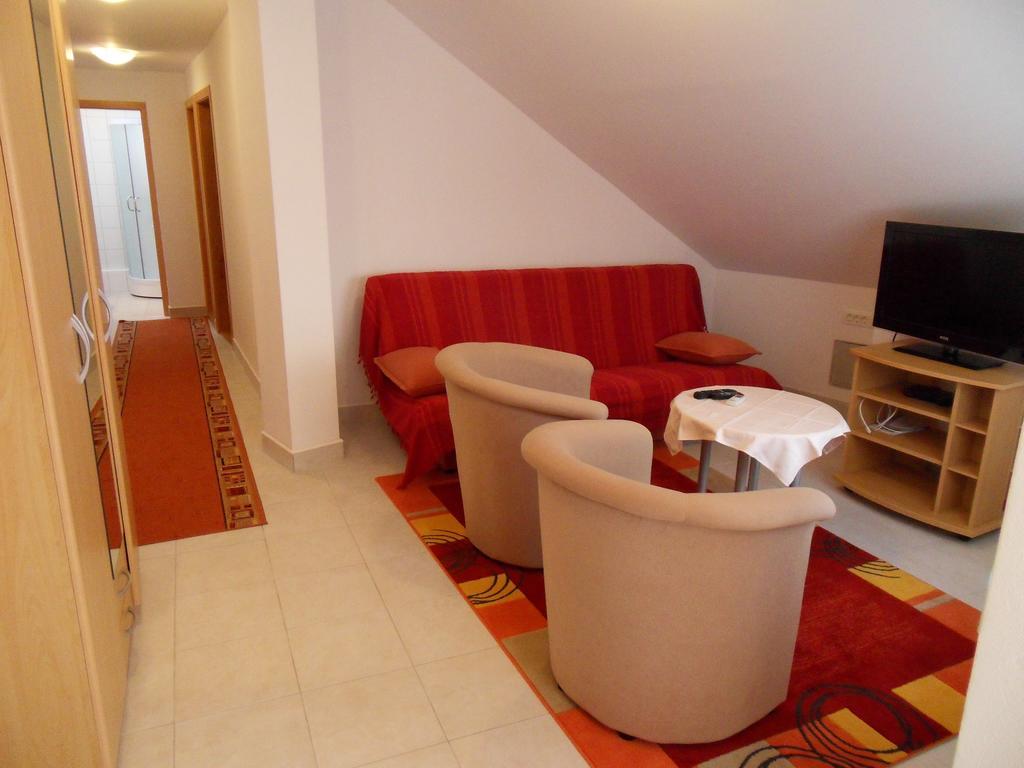 Apartments Petricevic 2 セルツェ 部屋 写真