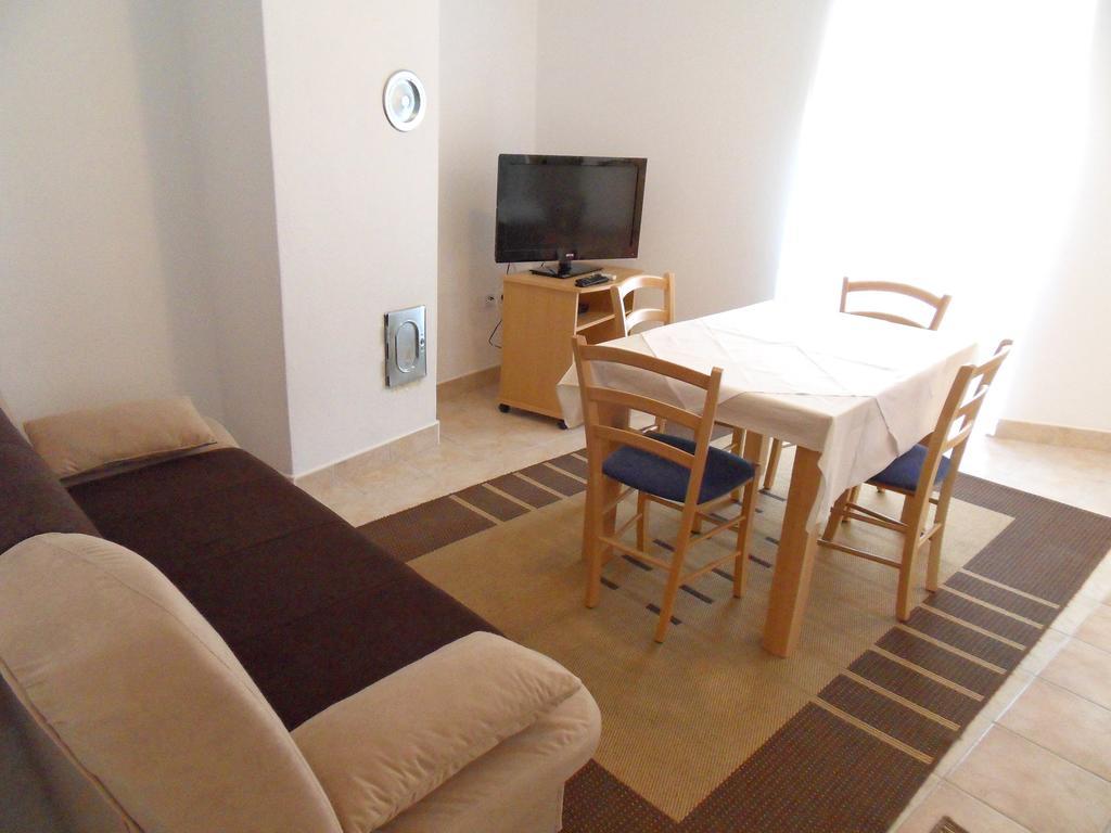 Apartments Petricevic 2 セルツェ エクステリア 写真