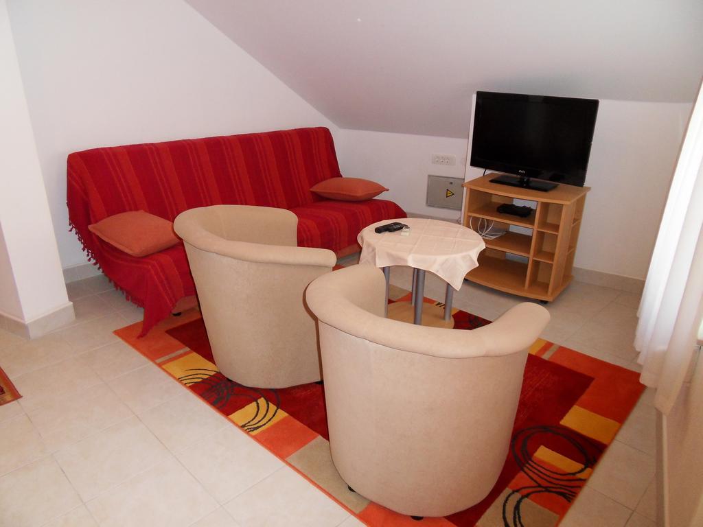Apartments Petricevic 2 セルツェ エクステリア 写真