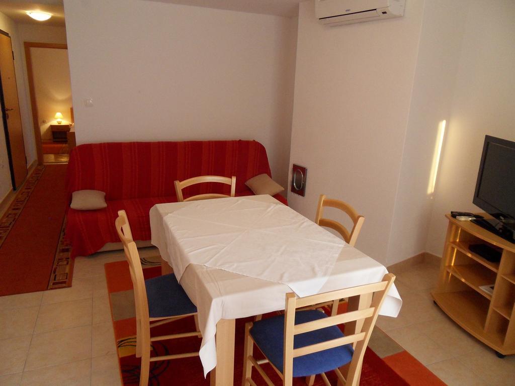 Apartments Petricevic 2 セルツェ エクステリア 写真